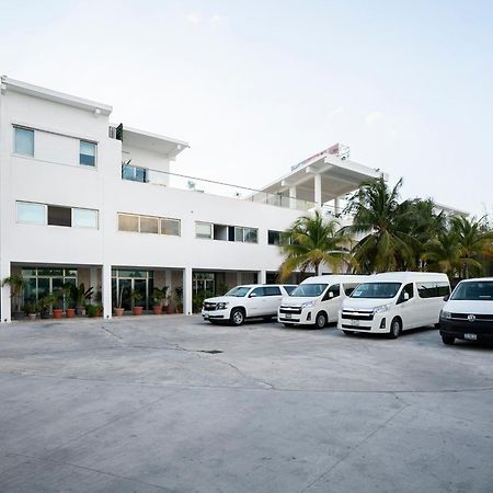 Capital O Cancun International Airport 24 7 Exteriér fotografie