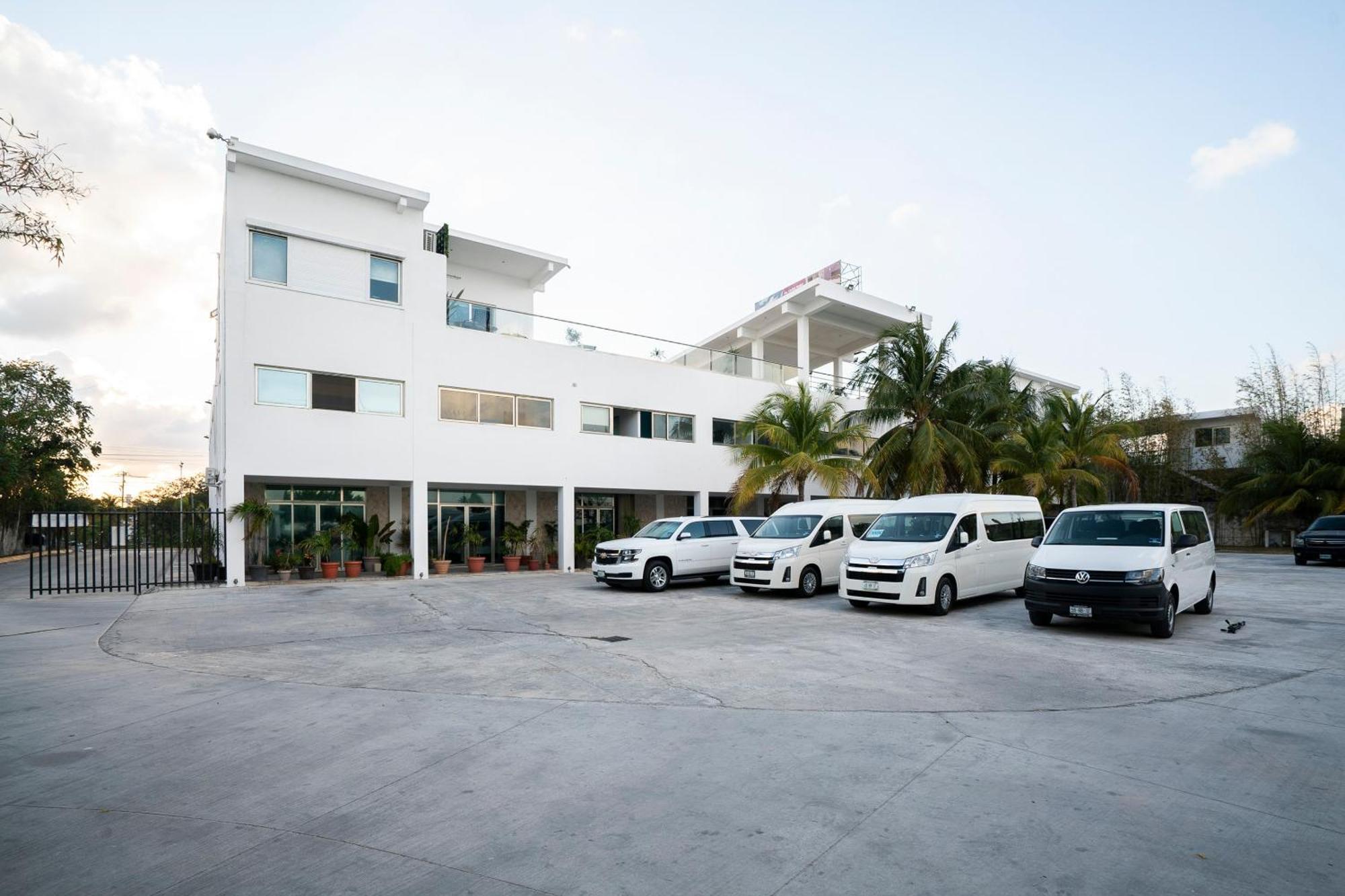 Capital O Cancun International Airport 24 7 Exteriér fotografie